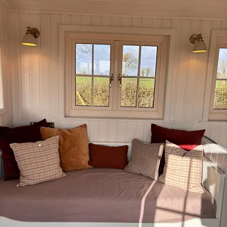 Semesterbostad Hideaway Huts In The Burren *