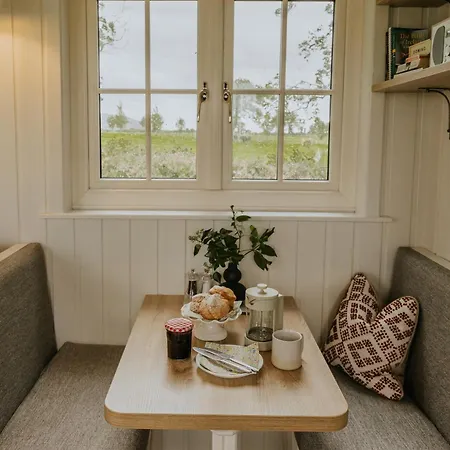 Vakantiehuis Unique Luxury On Private Organic Farm In The Burren